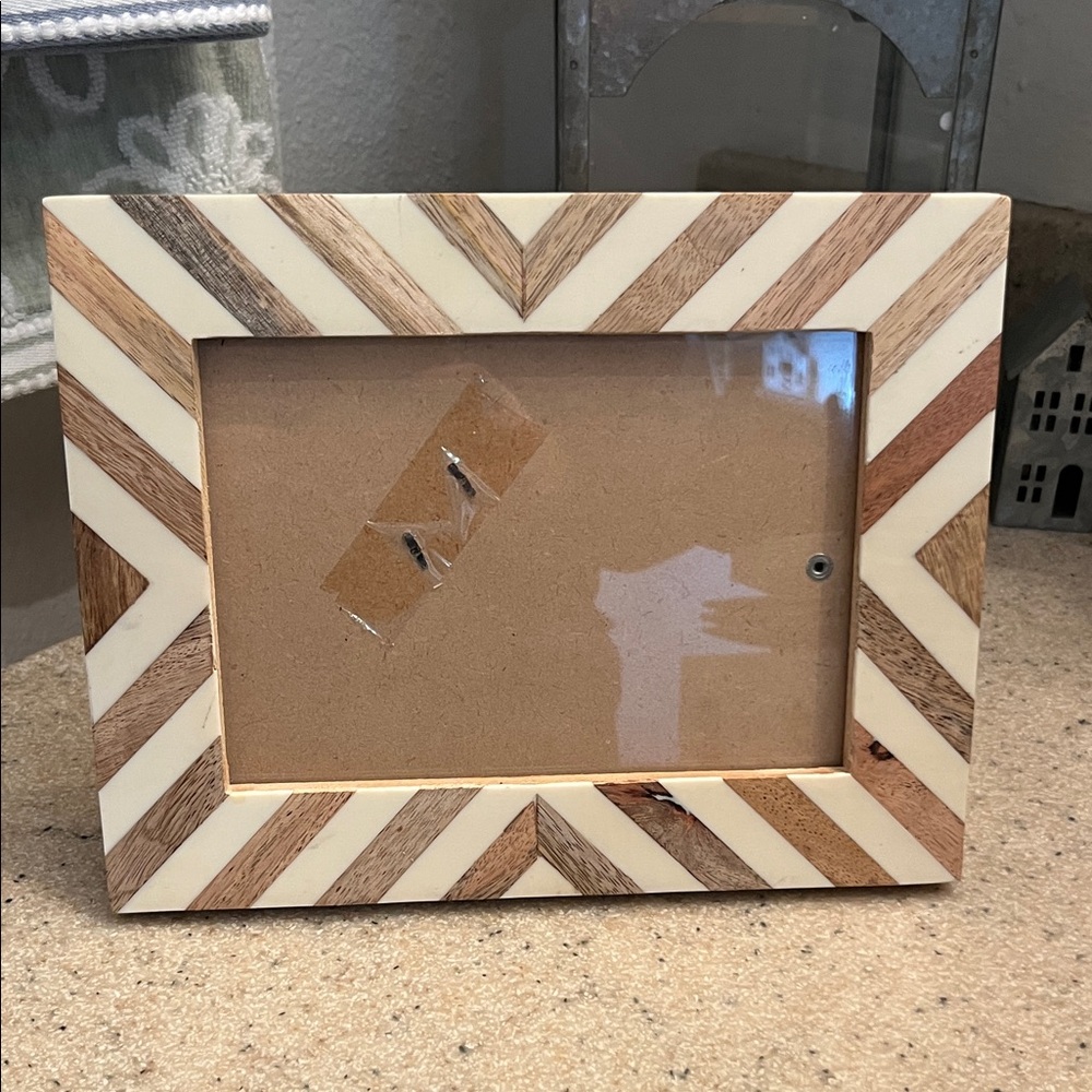 Threshold Chevron Wood and Cream Frame